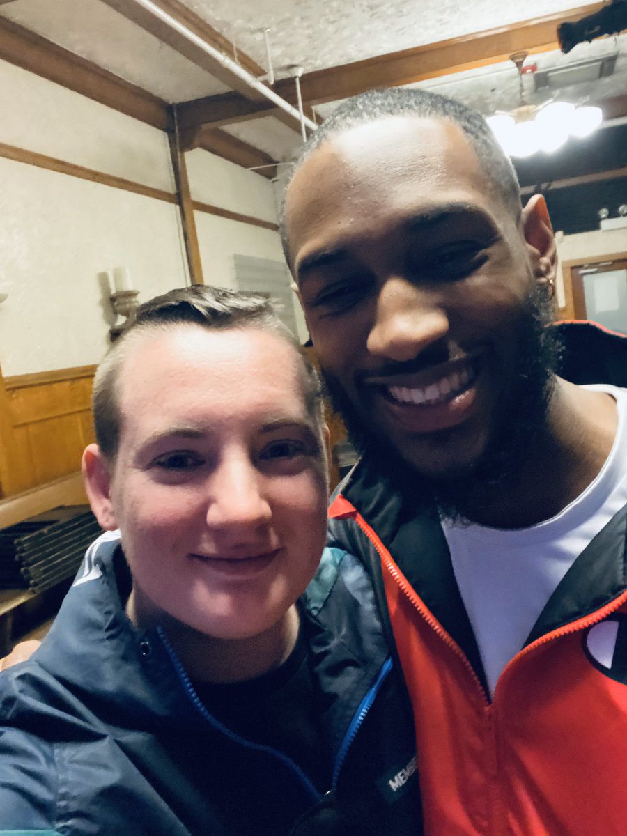 _flowsfordays's tweet photo. Last night’s show at Schubas was epic. So many great performances. Big thanks to @AusarMusic and @KiralyPayne - I’ve written and worked with them for so many years and finally met them. I watched soundcheck and hit the green room too. They’re great guys and great performers. https://t.co/VOLJJZliaL
