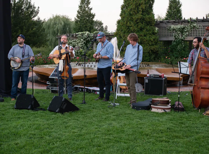 StitelyMusic's tweet photo. @StitelyMusic has the talent and experience to #entertain your guests all night long at your next corporate event. Check out this beautiful outdoor #corporateevent the #Stitely team got to be apart of at the Chicago Botanic Garden in the photos below.
Photos by: @chicagobotanic https://t.co/ydPkzppqyD