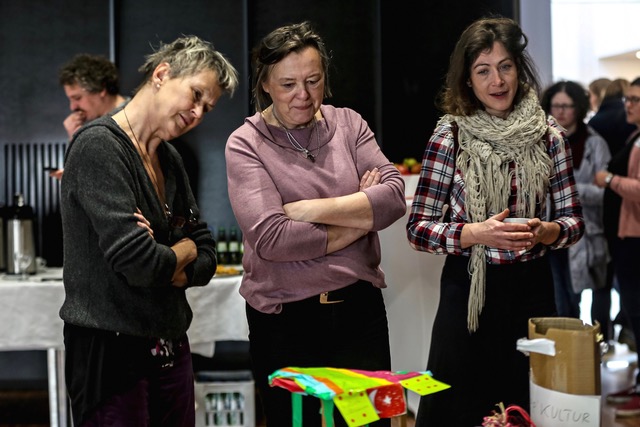 SGenshagen's tweet photo. 1. Train-the-Trainer-Workshop zur #g3methode im Anneliese Brost Musikforum Ruhr:
„Klub Anneliese“, „Bier mit Bach“, „Suppkultur“ und Sound-Guerilla-Formate sind neue Ideen für Kulturangebote für Menschen in der Stadt.
Weiter geht’s am 20./21.03. im @TheaterMagdebur.
#bochum #nrw https://t.co/182kKyWCES