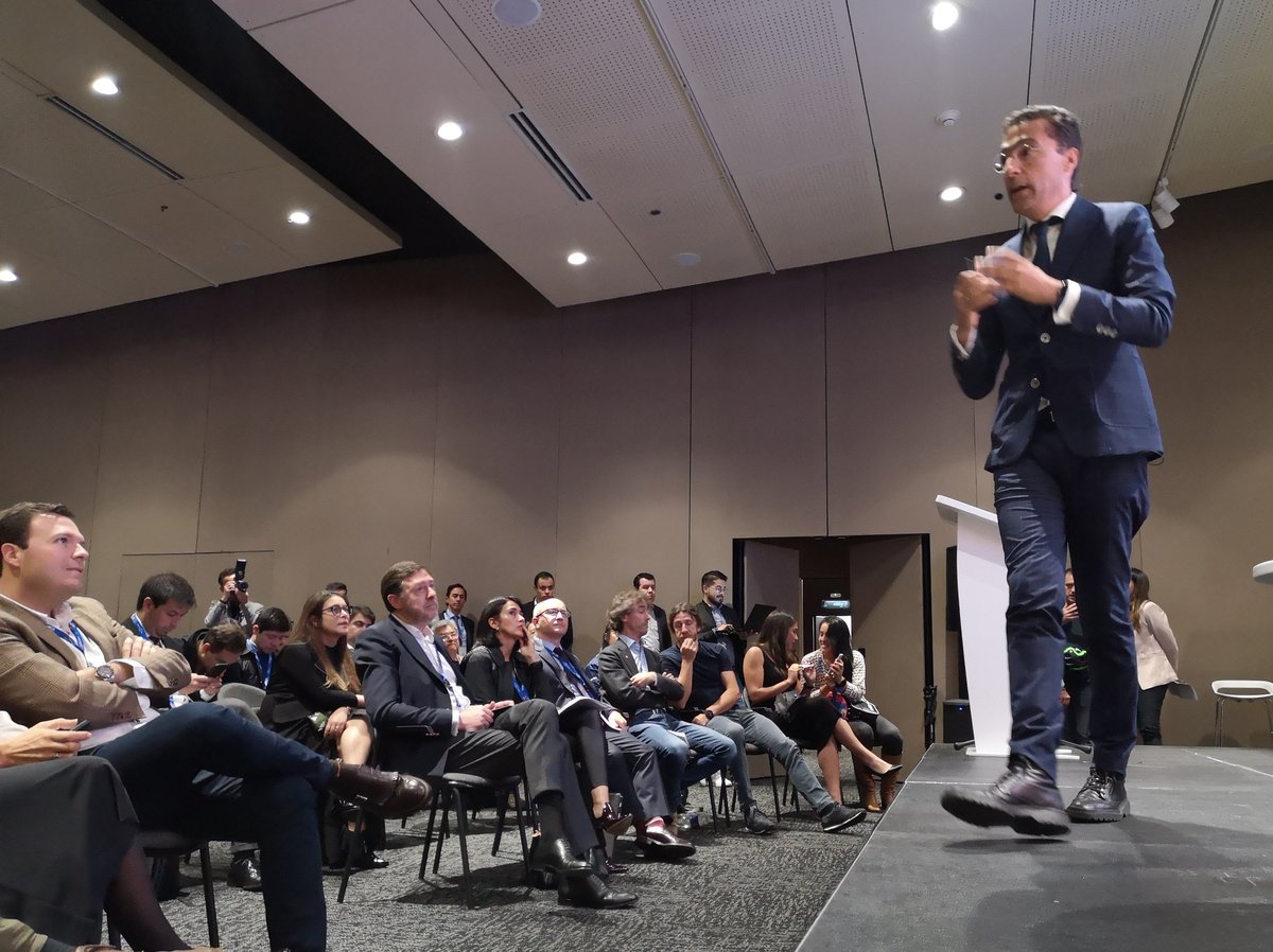 Cuando uno trabaja por un país emprendedor, crea un país resiliente: un país que es capaz de caerse y levantarse.