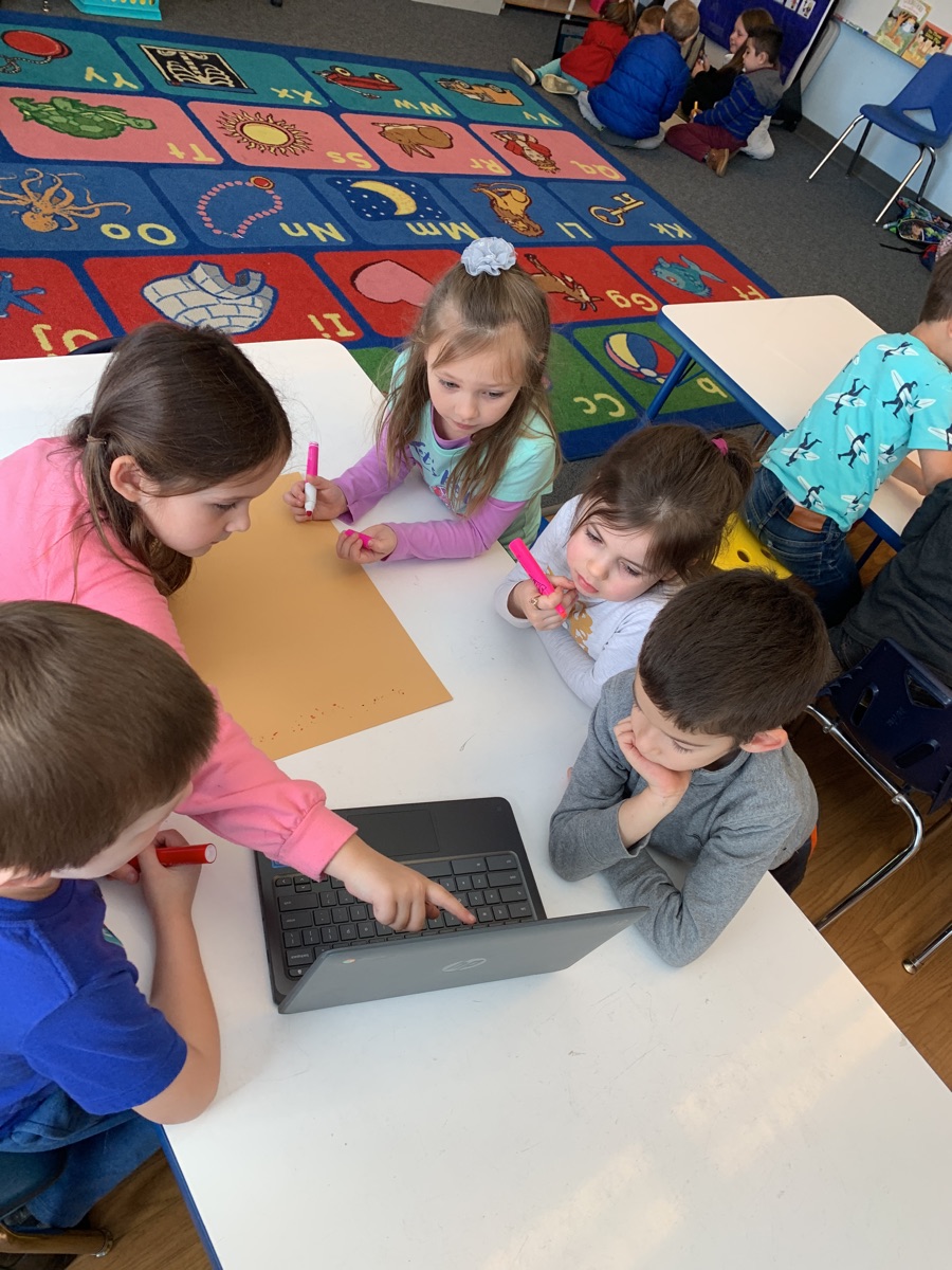 StartSOLE's tweet photo. What is a map?

Kindergartners at @gcc_charters are hard at work collaborating through #SOLE to discover their own answers.

#ubuntu #bebrave #ignitepositivechange https://t.co/YI6id8OFVh