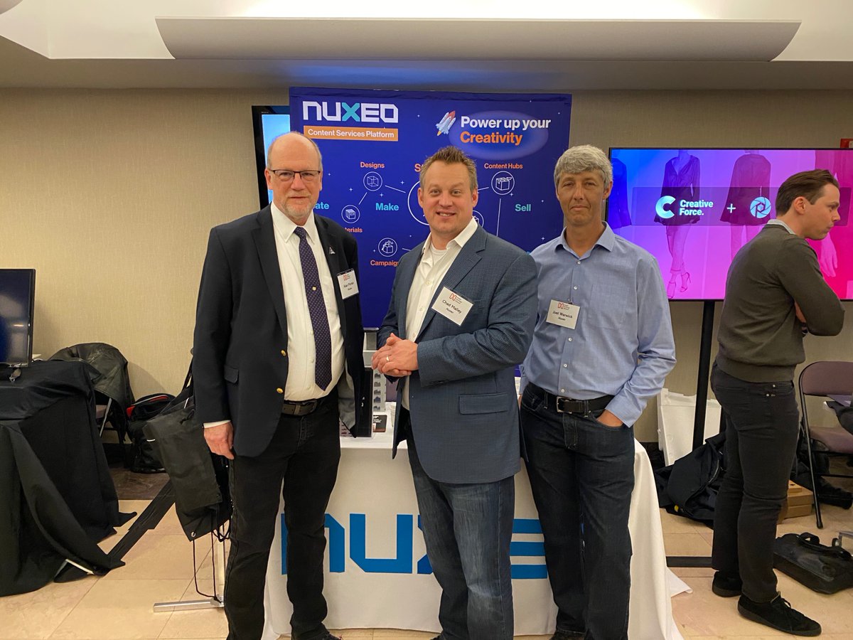 nuxeo's tweet photo. Team Nuxeo at #IENPhotoOps this morning. Stop by our table to grab a power bank and Power up your Creativity! https://t.co/4HRgbsRfp8