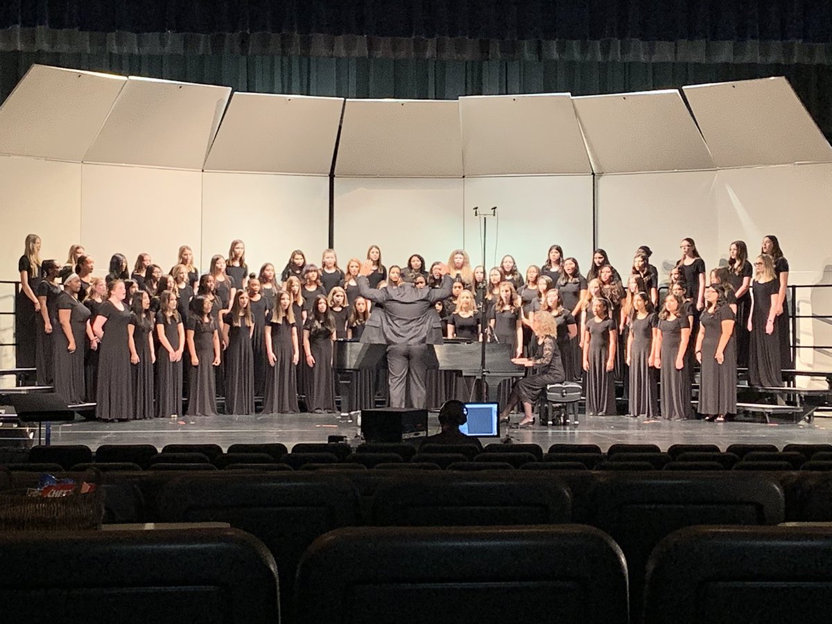 risdfinearts's tweet photo. The Cain MS Sub Non Varsity Treble Choir on the stage at McKinney North HS for UIL Concert and Sight Reading. So proud of these incredibly musical ladies! @CainConnection @cainmschoir https://t.co/uB5iMClSZ2