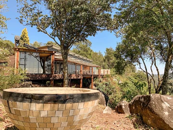 Masimikecamp's tweet photo. THE SKYDECK

Is a morden lodge that is build on the edge of the Honde Valley in the Nyangani mountain wilderness. The lodge is a pure demonstration of how the Honde Valley is a great destination in Zimbabwe and the region. The lodge will be officially opened in March 2020. https://t.co/5ZAlhjxYrp