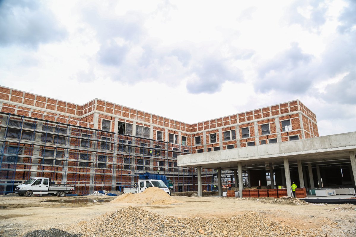 TrBusinessPark's tweet photo. The site visit of Minister Blendi Klosi at mk hotels brand in Tirana Business Park.
#news #hotels #mkhotels #TBP #LindnerGroup #investment #German #standard #quality #swimmingpool #gym #businesshotel #venues #meetings #closetoairport #closetoharbour #excellentlocation #fivestars https://t.co/NdNBzUtcqF