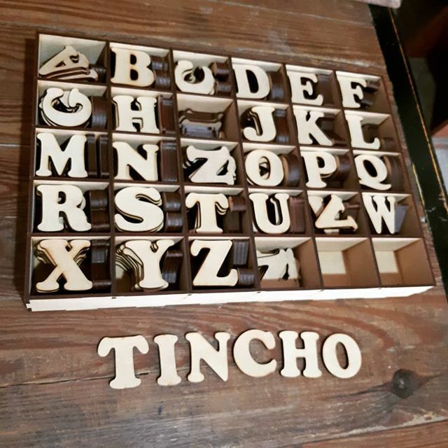 MiraloLibreria's tweet photo. Letras de fibrofácil de 4x4cm para personalizar tus artesanías; las encontrás aquí en #MiraloLibreria https://t.co/nGLHMmsmrI https://t.co/lVIeFf0Syd