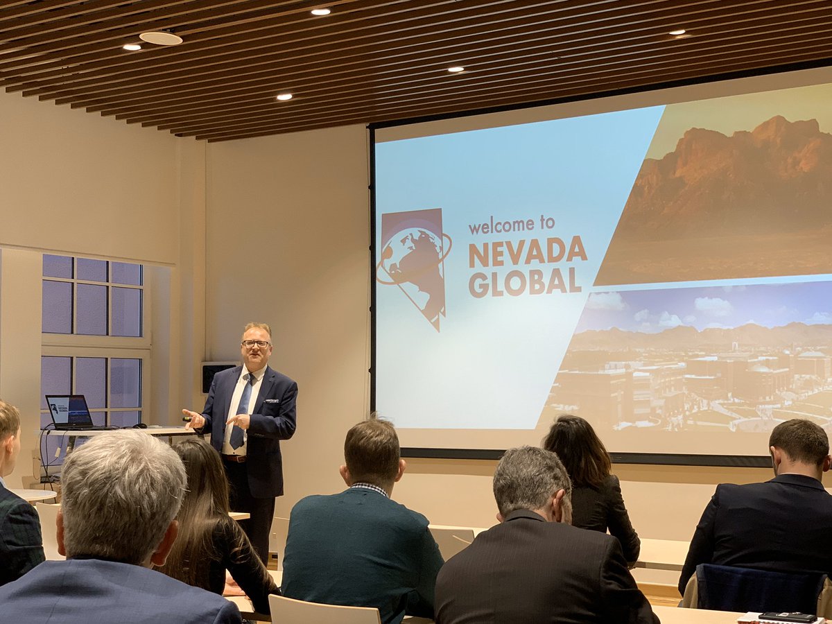 PatrykGalach's tweet photo. @ppietrasienski speaking about #NevadaGlobal @DiversifyNevada at @SGHWarsaw https://t.co/iBh4t6g9kM