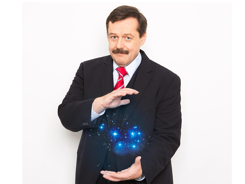Fujitsu_DE's tweet photo. Der österreichische Physiker Dr. Werner Gruber wird nun zeigen, dass #Wissenschaft alles andere als trocken sein muss – 🔮 auf unterhaltsame Weise wird er den Teilnehmern die Wissenschaft näherbringen. 👏 #StorageDaysX #StorageDays https://t.co/Au4L85uPDt