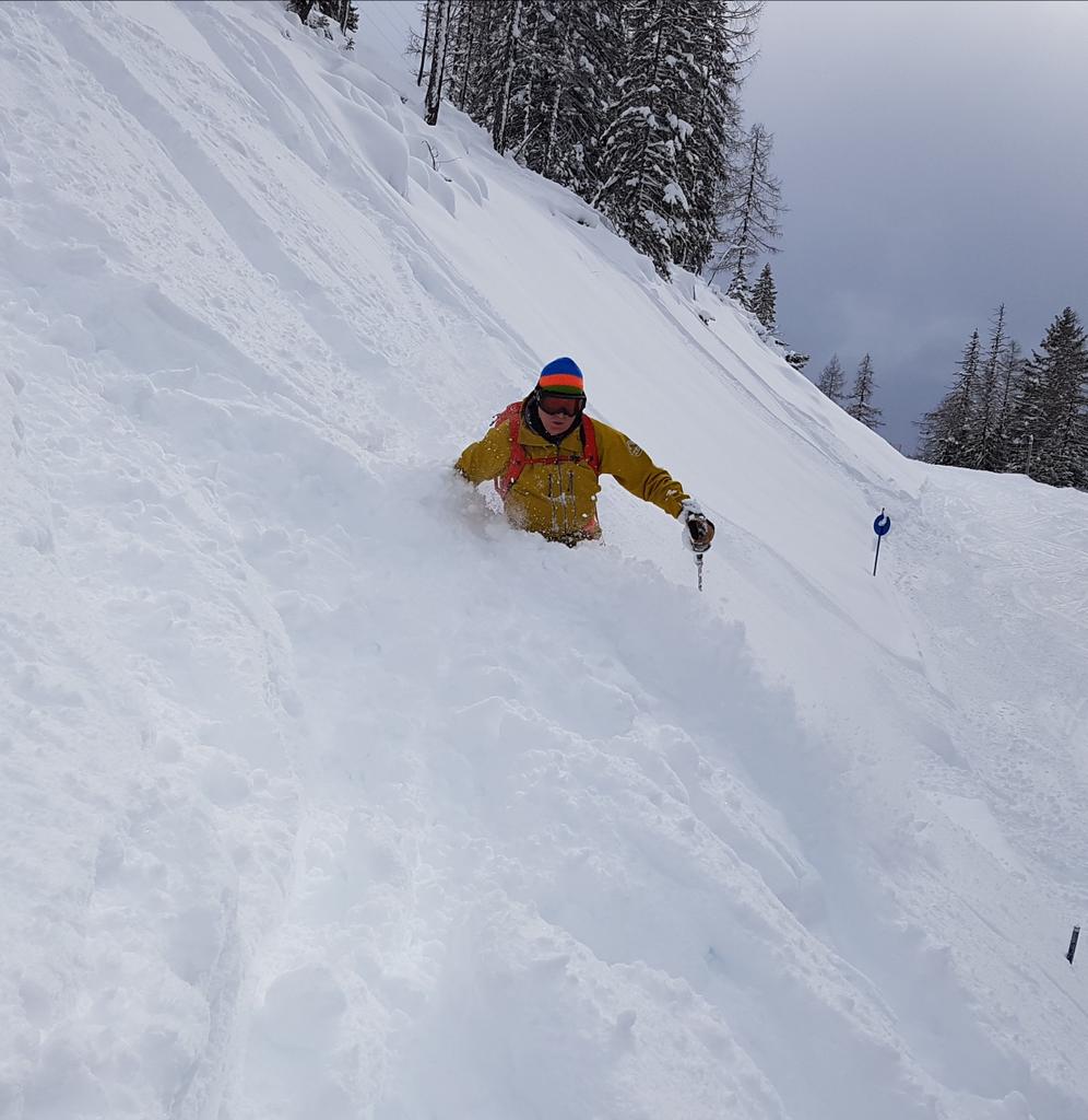 jaggedglober's tweet image. Today the snow was quite deep @JaggedGlobe #skipowder