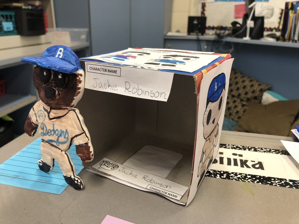 sierotowiczBC's tweet photo. After researching famous African Americans last month, students finally got the opportunity to learn even more through their friends’ creative projects! It was a successful museum walk! @jaime_maccarone    @LRogolAP https://t.co/Mfar6HReFp