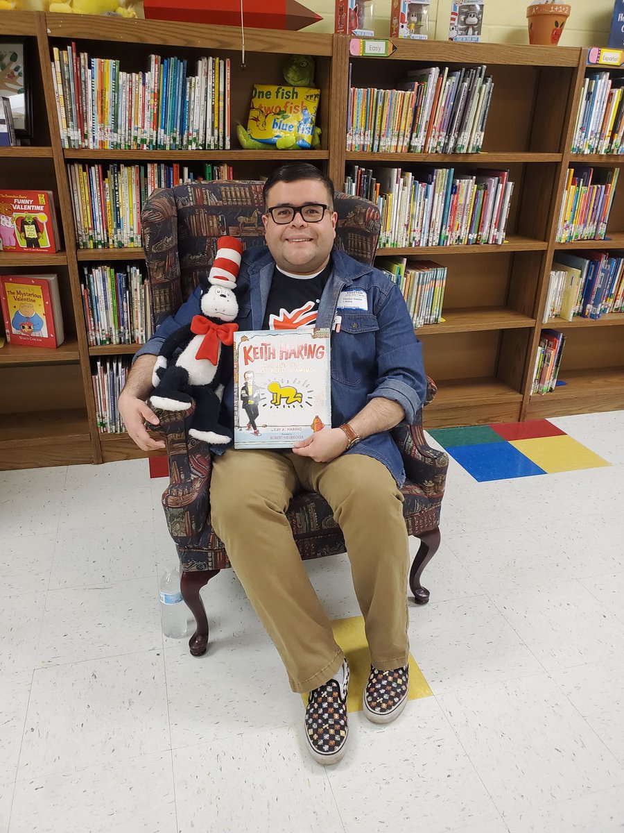 SchoolPrice's tweet photo. Artist Hector Garza is a Guest Reader today. @SchoolPrice @Price_ES @meestercloud @ssaisd #WeAreFamily https://t.co/1AeF93NwMG