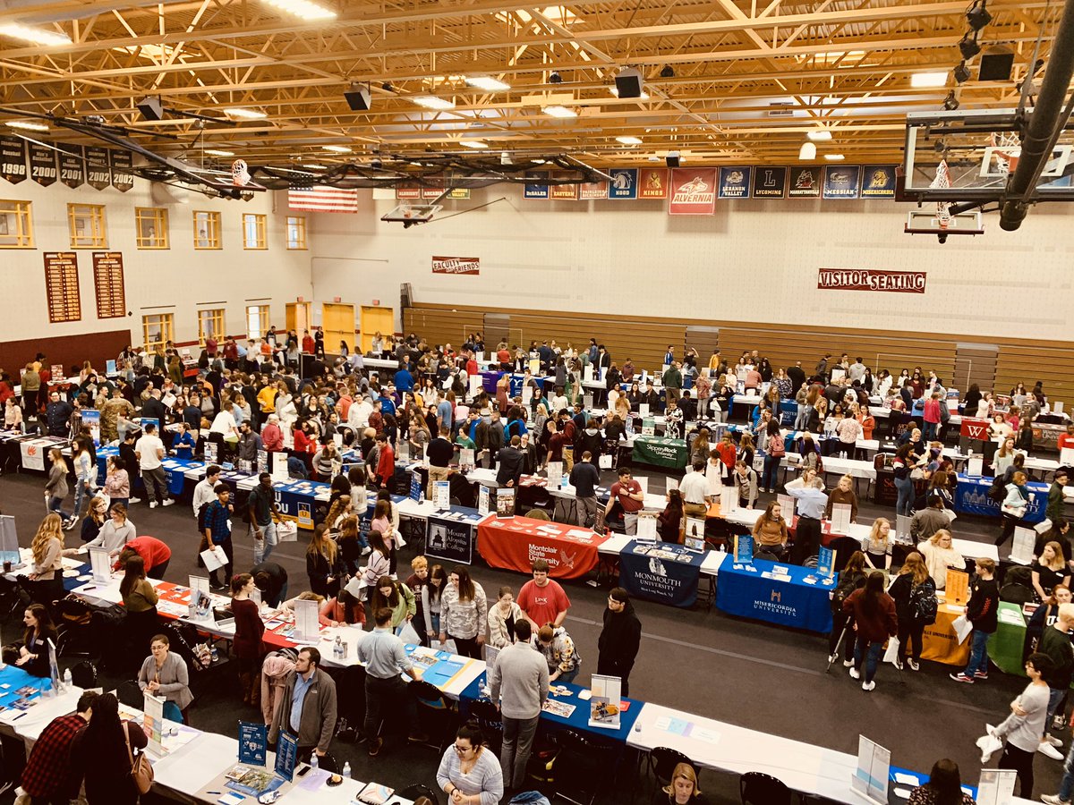 MrsValeryWill's tweet photo. MHS Juniors exploring colleges at the Berks County College Fair @AlverniaUniv this morning! @RebekahStem @CareerBurnham @muhlsd @MikeMish10 @eschaeffer76 @owlhoop44 https://t.co/EubImpKAlY