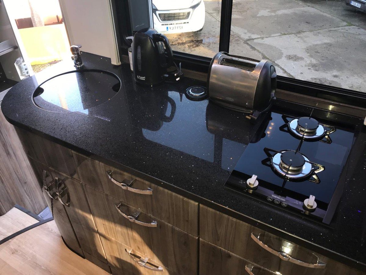 For sale: Pre-Owned Equi-Trek Enterprise Elite, 2016 | Automatic 10.7L 360BHP Engine | Diesel | White &amp; Pacific Blue. £208,333.33 + VAT = £250,000.00
Sold with 3 Month Equi-Trek
equi-trek.com/vehicle_sale/p…