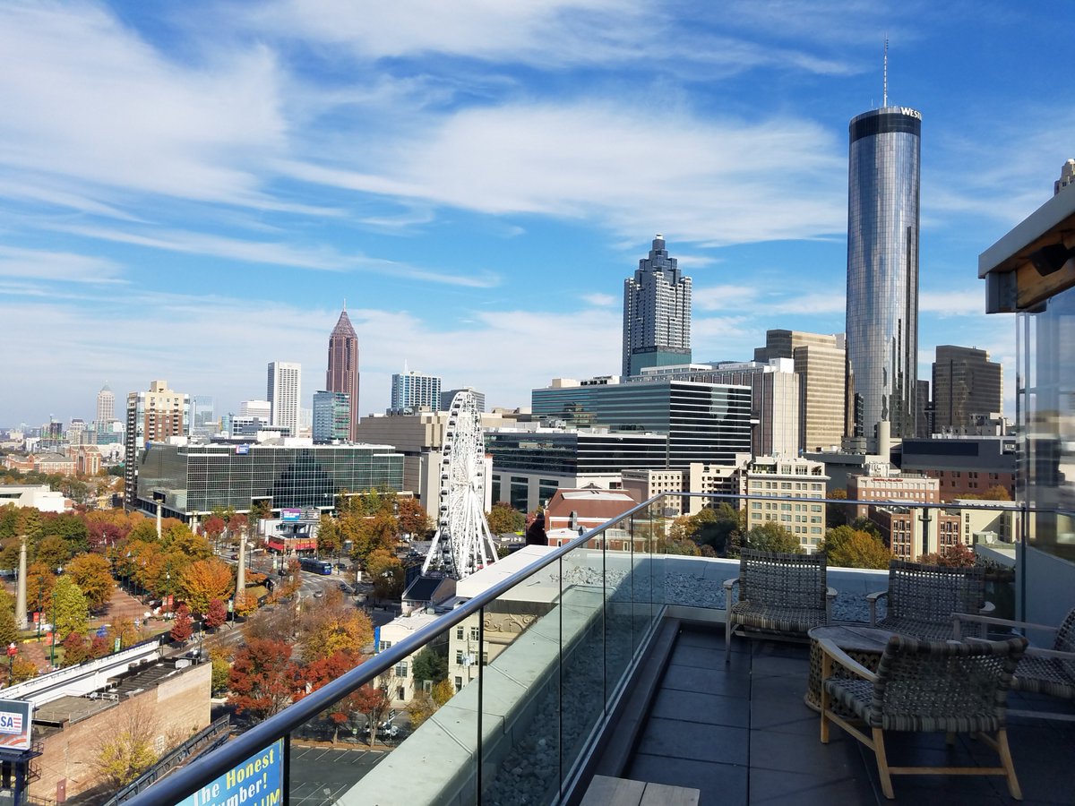 Who's ready for spring? We sure are with this view! ☀🎡 #skyloungeatl #theglennhotel #glennskitchenatl