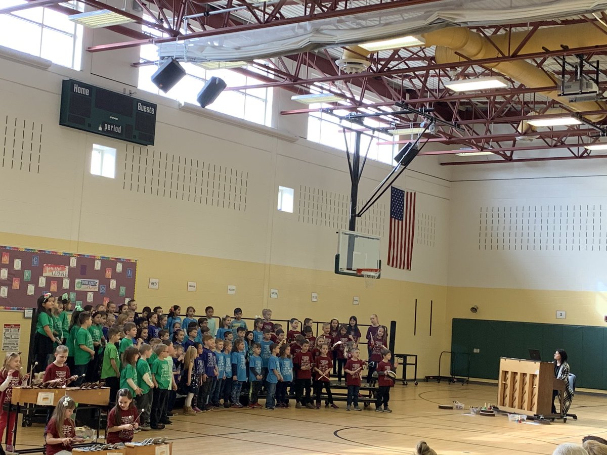 Schilling33C's tweet photo. Our 1st grade students did an amazing job during their “You Are Special to Me” concert! We are so proud of their performance! #SchillingPride #Spreadyourwings https://t.co/lG3vhbJcex