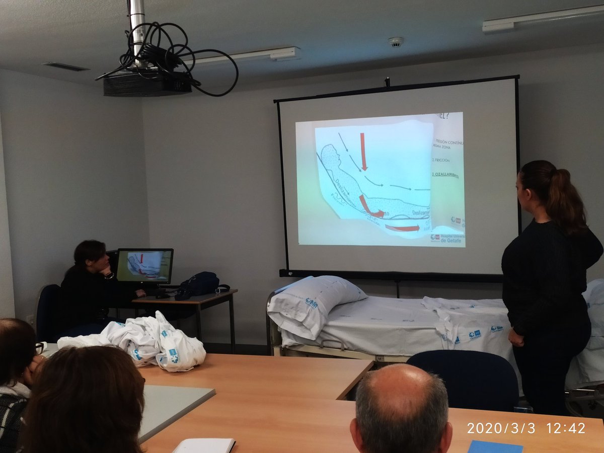 Excelente clase nos han ofrecido del paciente encamado nuestros profesionales de la Unidad 3D #HospitaldeGetafe #escuelacuidadores #nursingnow