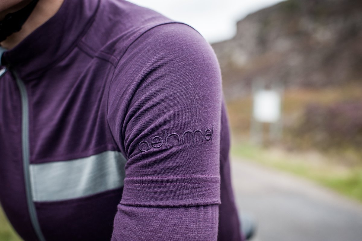 What makes a sustainable brand? 

🌍 - Low environmental impact 
👍 - Fair and safe working conditions 
🐑 - Ethical treatment of animals