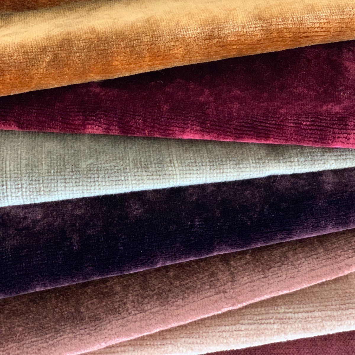 At Duresta, we offer a free fabric sample service to help you select your chosen body fabric and scatter combination 🛋️

Visit our website to discover our extensive collection of of exclusive fabrics: duresta.com/products/fabri…