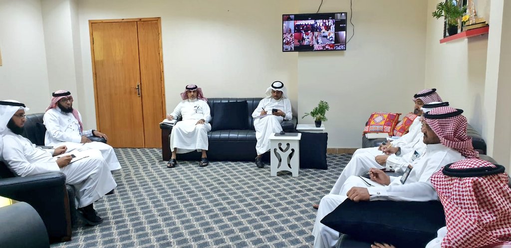 Safaifa1's tweet photo. لقاءات :
 مشرف النشاط العلمي بمكتب #تعليم_فيفاء الاستاذ: أحمد سالم الفيفي يحضر لقاء مشرفي  #شعبة_النشاط_العلمي  بتعليم صبيا لمناقشة مبادرة #كأس_التعليم في نسخته الثانية لمساراته  الثلاثة 
🔷مسار المواد العلمية واللغة العربية
🔶مسار التجارب العلمية الممتعة
🔷مسار الروبوت https://t.co/TQpnxQQcph