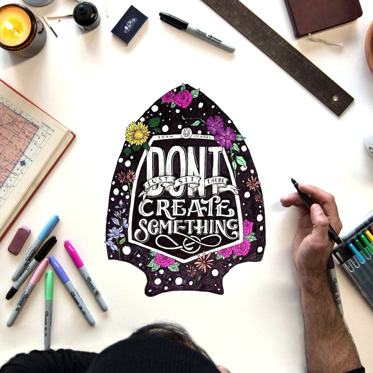 sharpie_sa's tweet photo. Don’t just sit there, create something 😜✨ 

If you’re in Joburg, come join us at @HobbyXrsa from 5-8 March to be inspired 🤩 https://t.co/Zzdfq3T3aS #Sharpie #HobbyX https://t.co/83aTLDiPWU