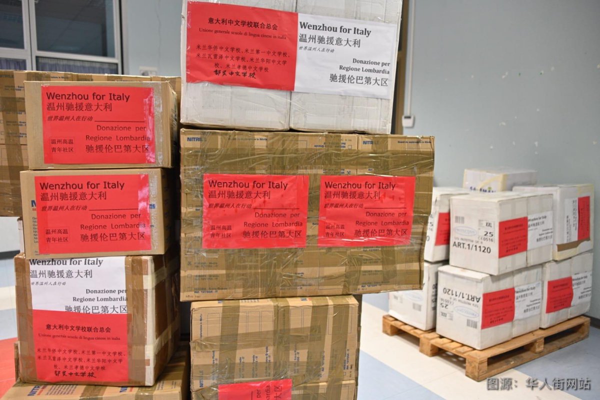 RegLombardia's tweet photo. #LNews #coronavirus #Grazie a chi sta dimostrando vicinanza #RegioneLombardia come #UnioneGeneraleScuoleCinesi in #Italia.Ha donato 30000 #guanti 600 #mascherine #FFP3 400 #tute protettive #Covid_19 #COVID19italia #COVID19 #COVIDー19 #coronaviruslombardia 
https://t.co/5esKKdwhCW https://t.co/31kv4DsSnU