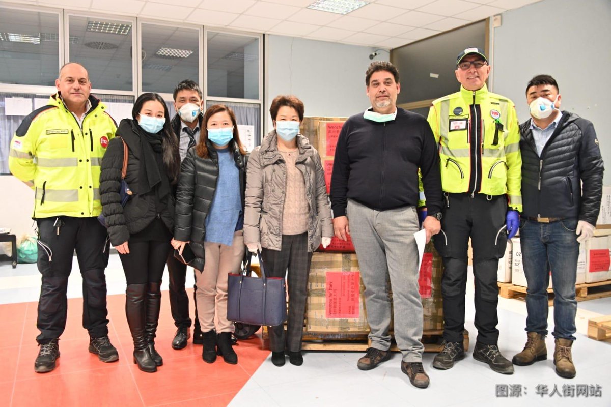 RegLombardia's tweet photo. #LNews #coronavirus #Grazie a chi sta dimostrando vicinanza #RegioneLombardia come #UnioneGeneraleScuoleCinesi in #Italia.Ha donato 30000 #guanti 600 #mascherine #FFP3 400 #tute protettive #Covid_19 #COVID19italia #COVID19 #COVIDー19 #coronaviruslombardia 
https://t.co/5esKKdwhCW https://t.co/31kv4DsSnU