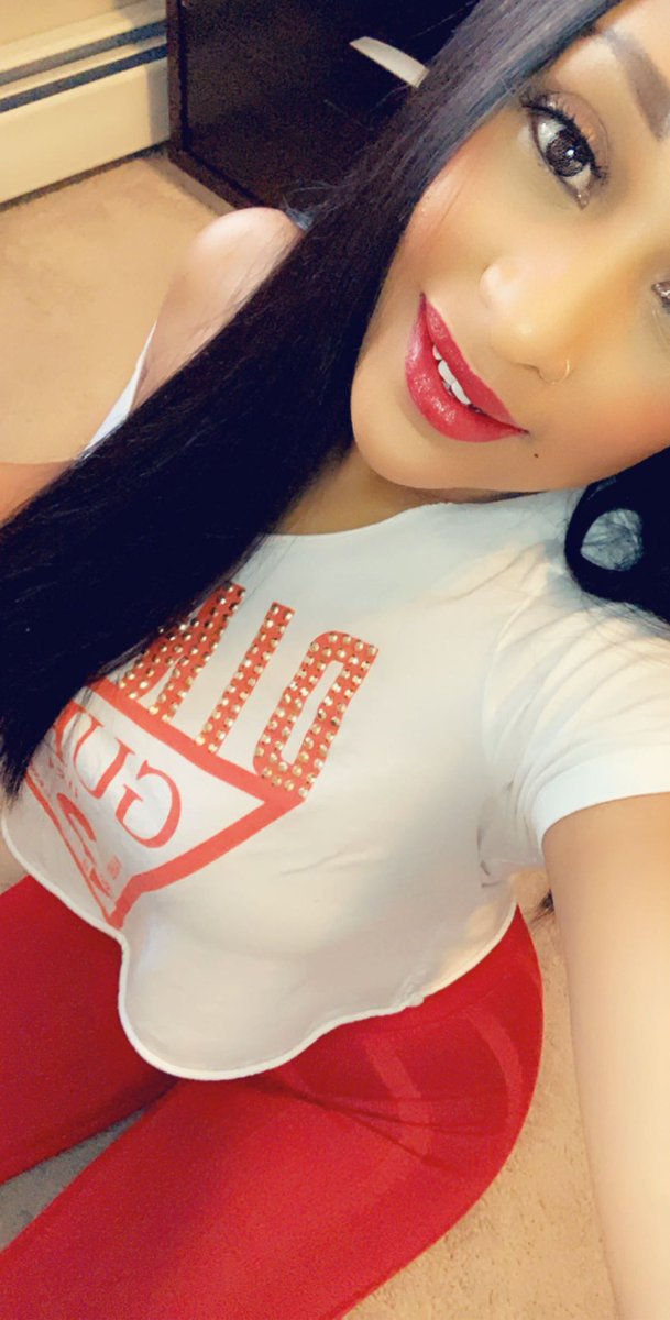 SHE LOVES RED