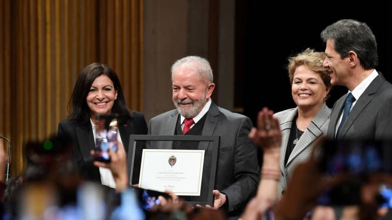 ¡Por su lucha contra la pobreza! Lula da Silva recibió el título de Ciudadano de Honor de París mazo4f.com/213789 #ConChavezEnBatallaYVictoria