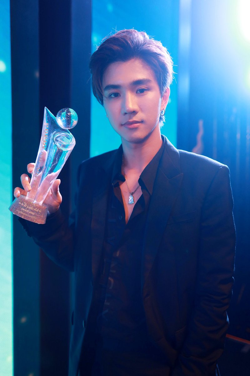 add_me_i's tweet photo. #คมชัดลึกอวอร์ดครั้งที่16 นักแสดงชายยอดนิยม เพิร์ธ ธนพนธ์ สุขุมพันธนาสาร

#KDPPE
#KCLawardxTEMPT https://t.co/rFul2ydthv