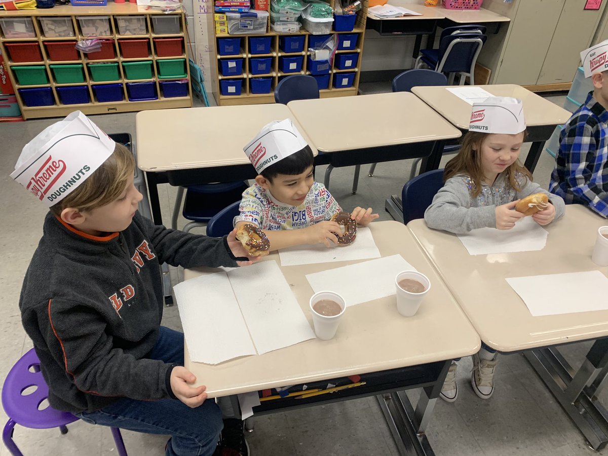 MrsDodd's tweet photo. Our Reading Mastery group has finished the current reading series and is ready for the next level! What better way to celebrate this achievement than with @krispykreme doughnuts and chocolate milk? 🥳🎉📚📖 #ReadersAreLeaders #ReadingMastery @LostRiverElem https://t.co/ytR9rdXryI