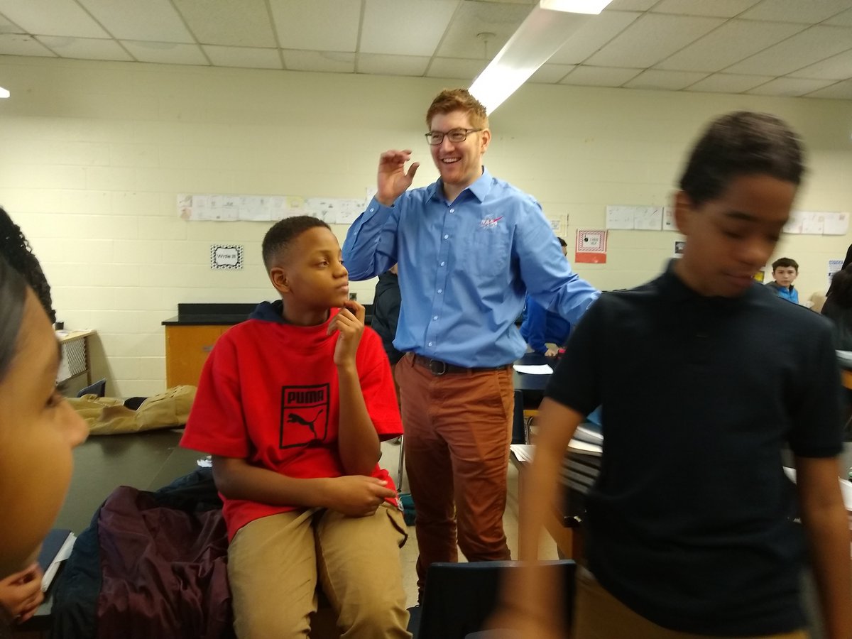 ncacSTEM's tweet image. Jimmy Acevedo from @NASALaserComm is here with our #STEM Explorers @oxonhillmiddle talking about space communications!  #myNCAC @NCACBSA