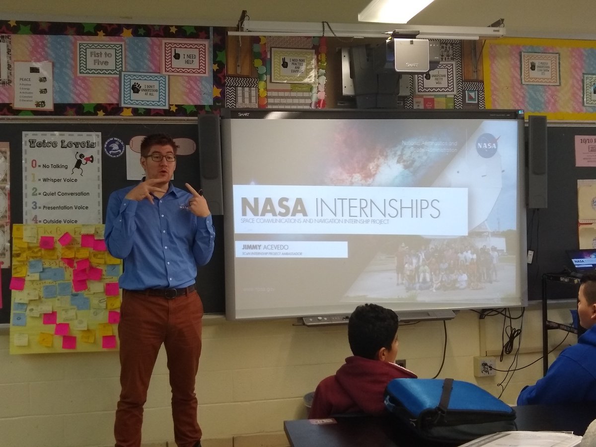 ncacSTEM's tweet image. Jimmy Acevedo from @NASALaserComm is here with our #STEM Explorers @oxonhillmiddle talking about space communications!  #myNCAC @NCACBSA