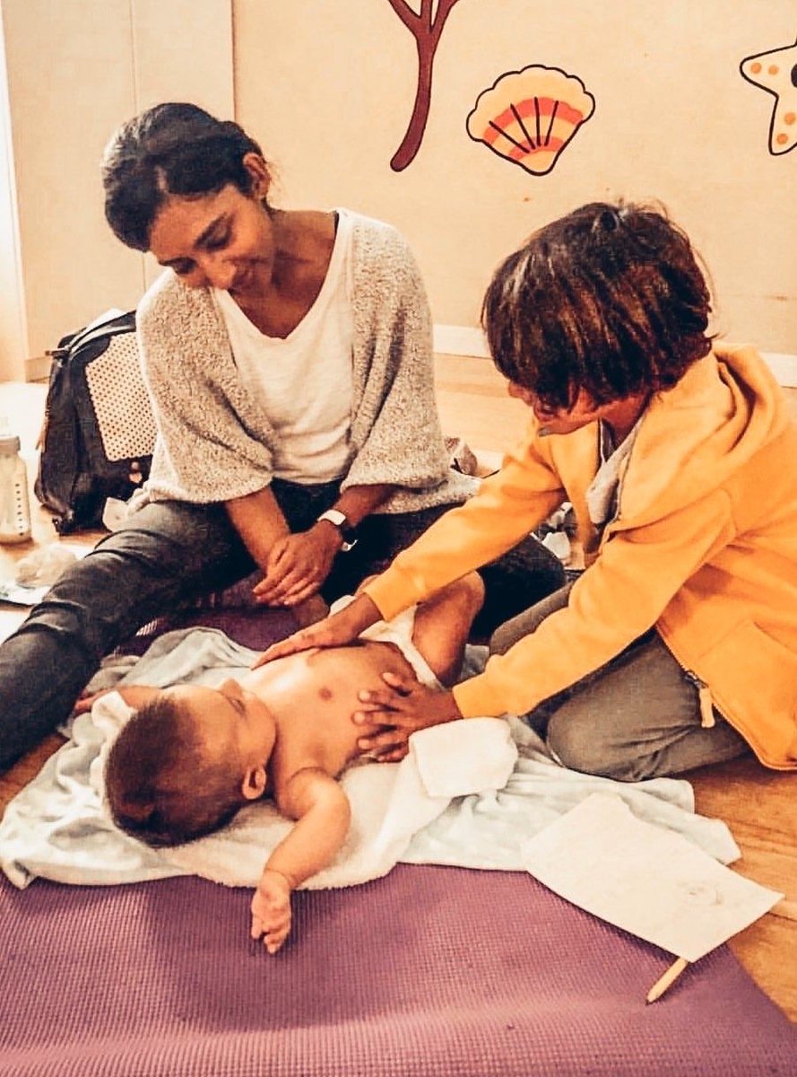 Sarahs_LA's tweet photo. Infant massage can be an amazing way for siblings to develop their bond, as well as teach an older child about gentle touch with their new baby sibling! Massage is about connection between baby and family ❤️ https://t.co/gF9LmogvTv