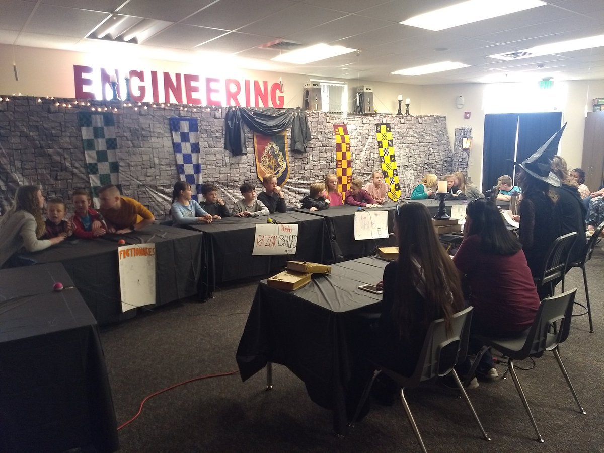 CrimsonViewCats's tweet photo. Battle of the Books -- Harry Potter style!!! #crimsonviewstem https://t.co/5bYyYWCwyp