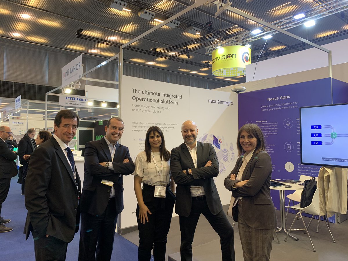 nexusintegra's tweet photo. Visita de @emparmbonafe, Directora General de Industria y Energía de la @generalitat, y de parte del equipo de @AdvanFactories por el stand de @nexusintegra. ¡Ha sido un placer! 😊 #Industry40 #IIoT #BigData #stand614 https://t.co/nwlZPntv9f