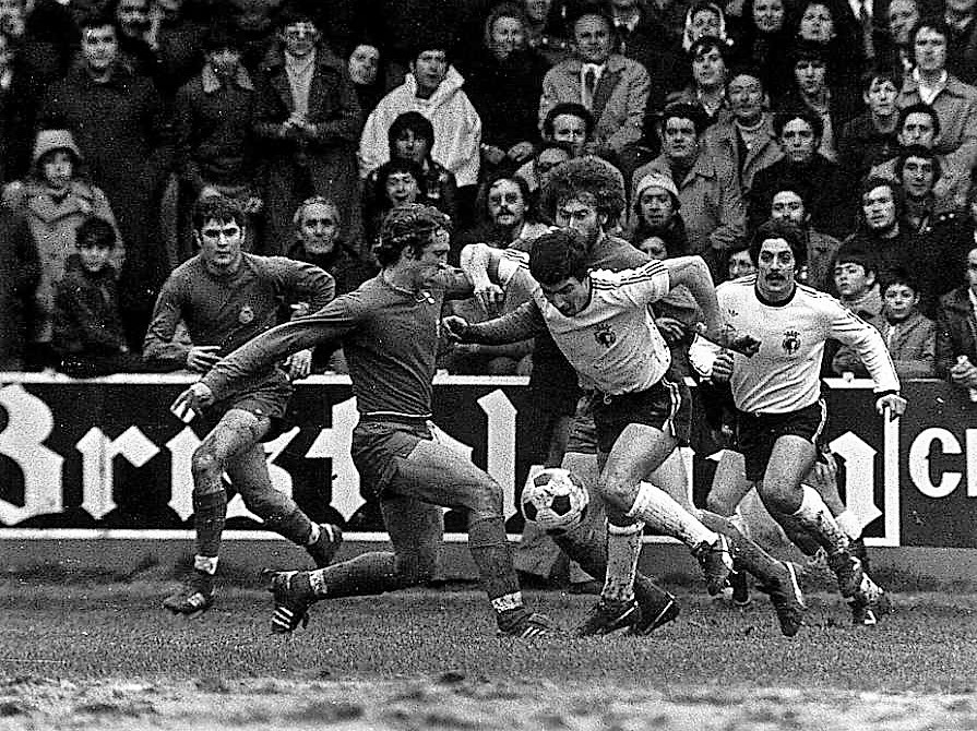 FOTOS HISTORICAS O CHULAS DE FUTBOL - Página 14 ESMpAtIXkAU1iH0?format=jpg&name=900x900