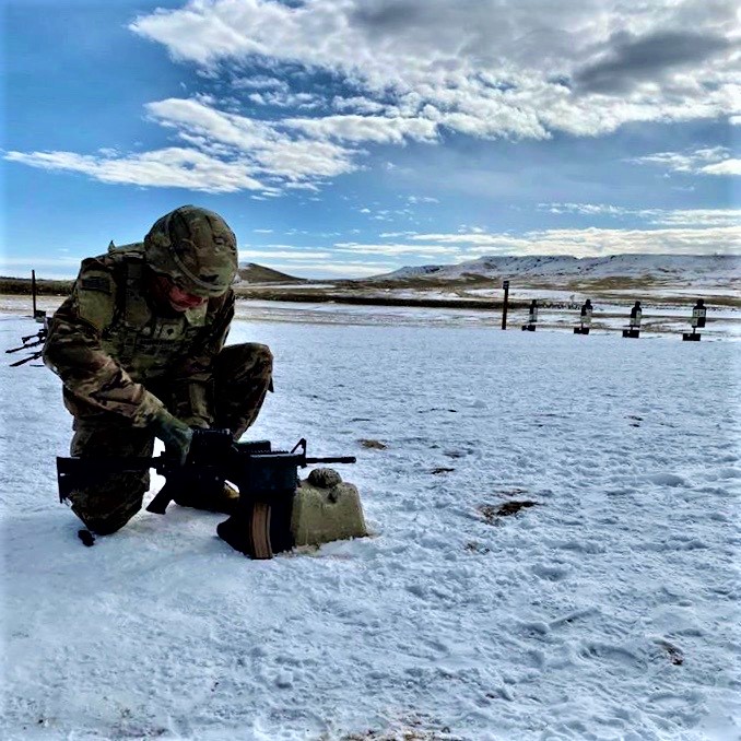 4thInfDiv's tweet photo. #TacticalTuesday
Spc. Middleton, an engineer assigned to 588th BEB, #3ABCT, #4ID makes adjustments to his weapon during a qualification range at Fort Carson, CO Feb. 12, 2020.
#READY #SteadfastandLoyal #Mountainpostliving #Adapt2Win #MeetYourArmy #IvyLethal #USArmy #ArmyGram https://t.co/qoGtUJIUBg