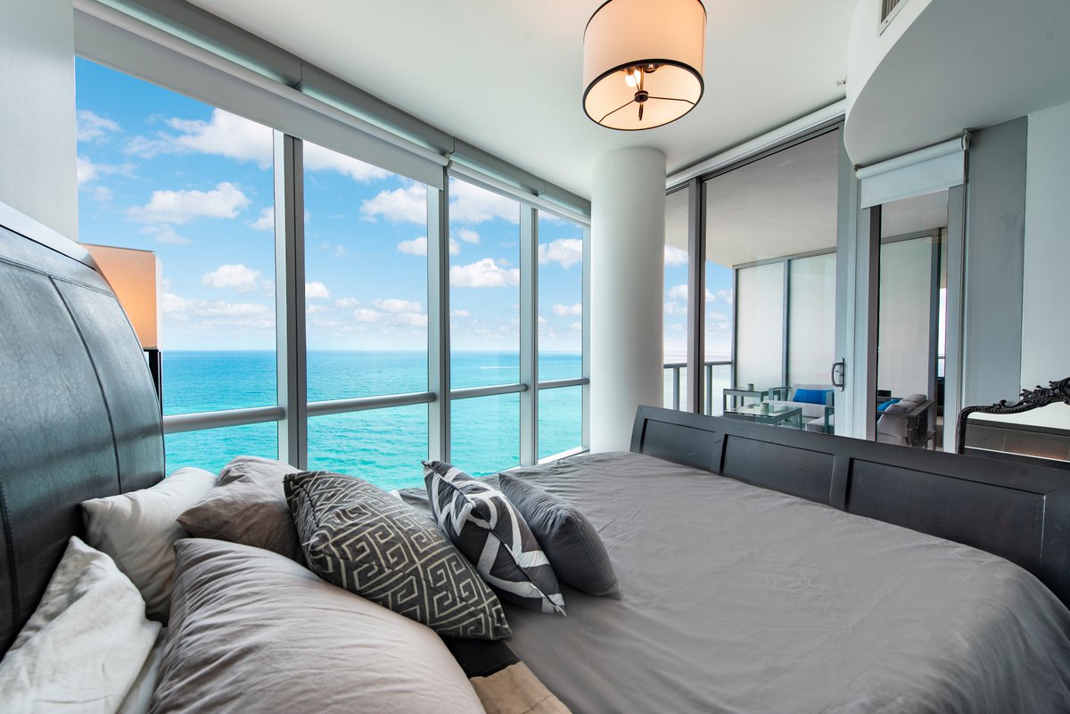Rise_Realty's tweet photo. #SunnyIsesBeach #JadeOcean #AtlanticOcean #waterfront #seasonalrental https://t.co/0FiMxf34K2 @keithadarby @Jade_Signature @BoardJade @jadeocean_ #luxuryrealestate #realestate #luxuryhomes #luxury #realtor #luxurylifestyle #realestateagent #dreamhome #luxuryliving #home #design https://t.co/BHSzXdwpFX