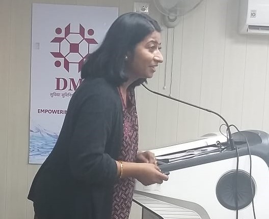 Sonmani_04's tweet photo. #InternationalWomensDay is on March 8th , coming Sunday. Let’s work together to narrow the gender gaps and level the playing field. Presentation at DMI Patna on “Women and Work in Bihar: Barriers and Enablers”. @c3_india @DMI_Patna #Sakshamaa #CloseGenderGap @madhujoshi2009 https://t.co/zPKvvmHmYS