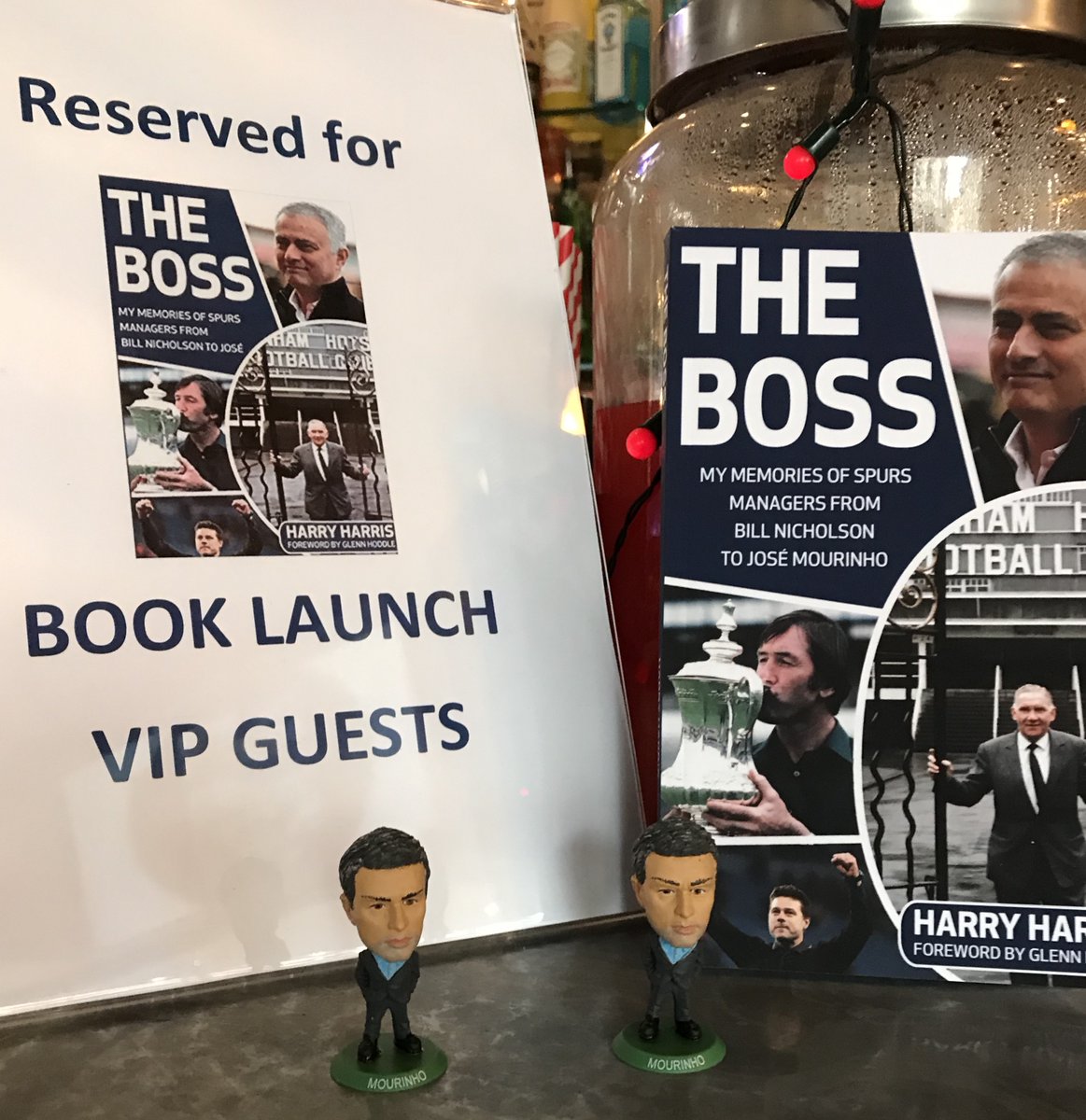 FLegends100's tweet photo. THE BOSS @amazonUk Great place for footie stars, enjoy all our footie book launches there @PHLondon Alex is big Spurs fan and will be hoping for a trophy https://t.co/3KJV42fZX2