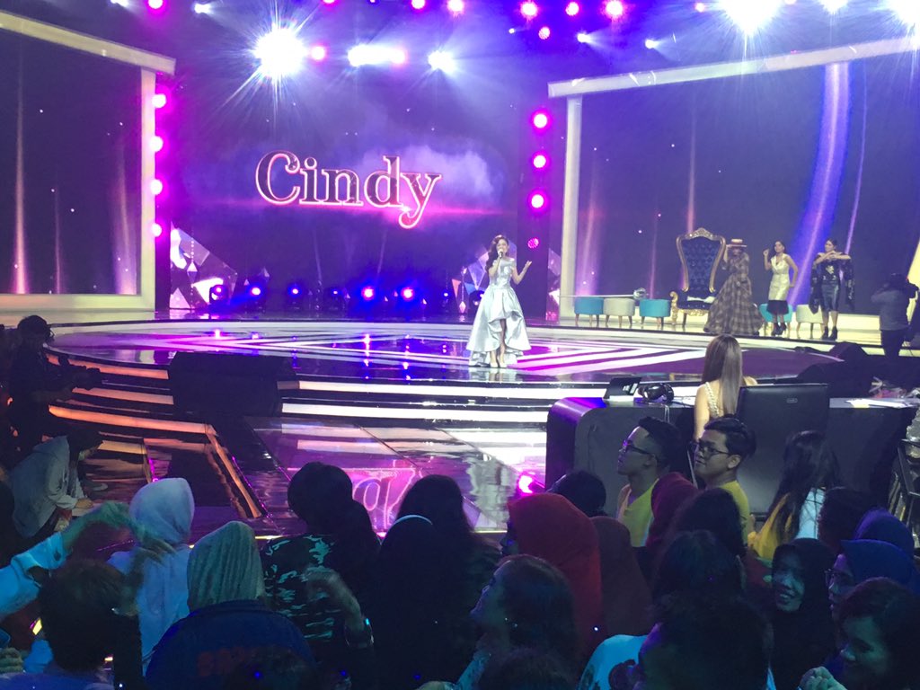 rdi971's tweet photo. Penampilan Cindy di Final #BintangRDI 

Vote di Instagram @rdi971 yaa follow dan LIKE biar menang!!

#BintangRDI @KilauDMD_MNCTV @Official_MNCTV https://t.co/er79viwQSY