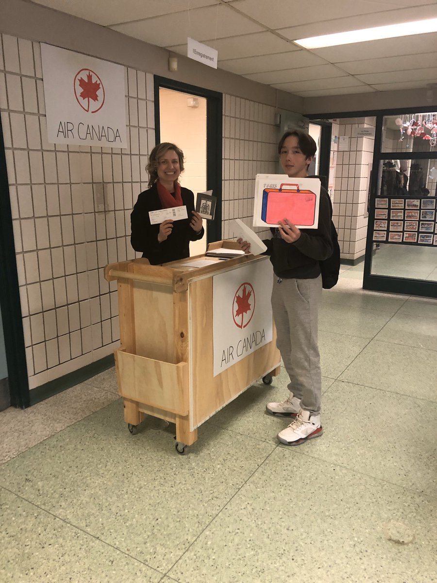 MmeHarp's tweet photo. The grade 8s checked in at the airport today! @StJosephPVNC #pvncfsl https://t.co/LQYtMQPrhp