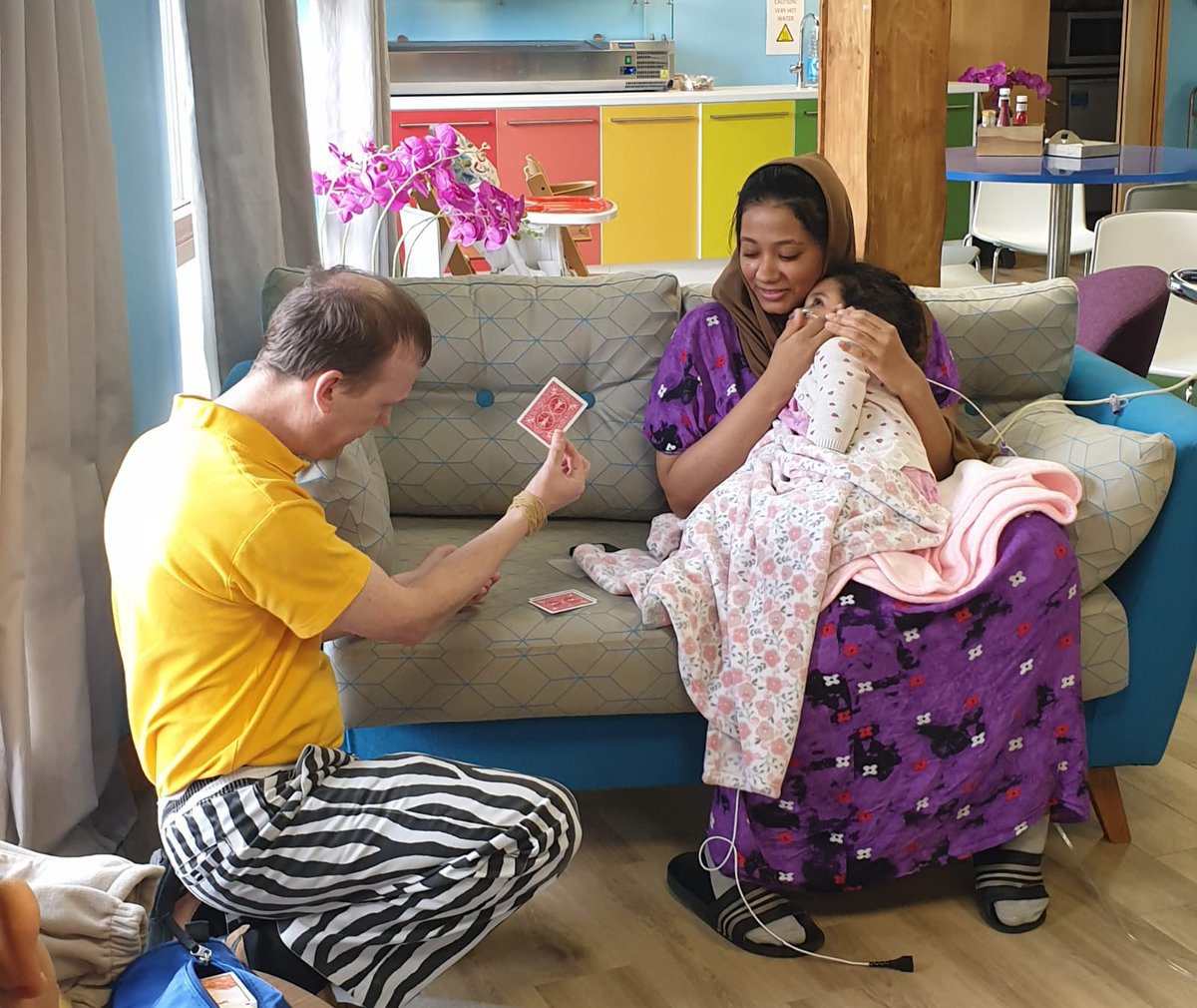 SSChospices's tweet photo. A fun day of magic and escaping balloon animals at Shooting Star House thanks to a visit from Gordon of @PodCharity  #charitytuesday https://t.co/MHFU0llOh4