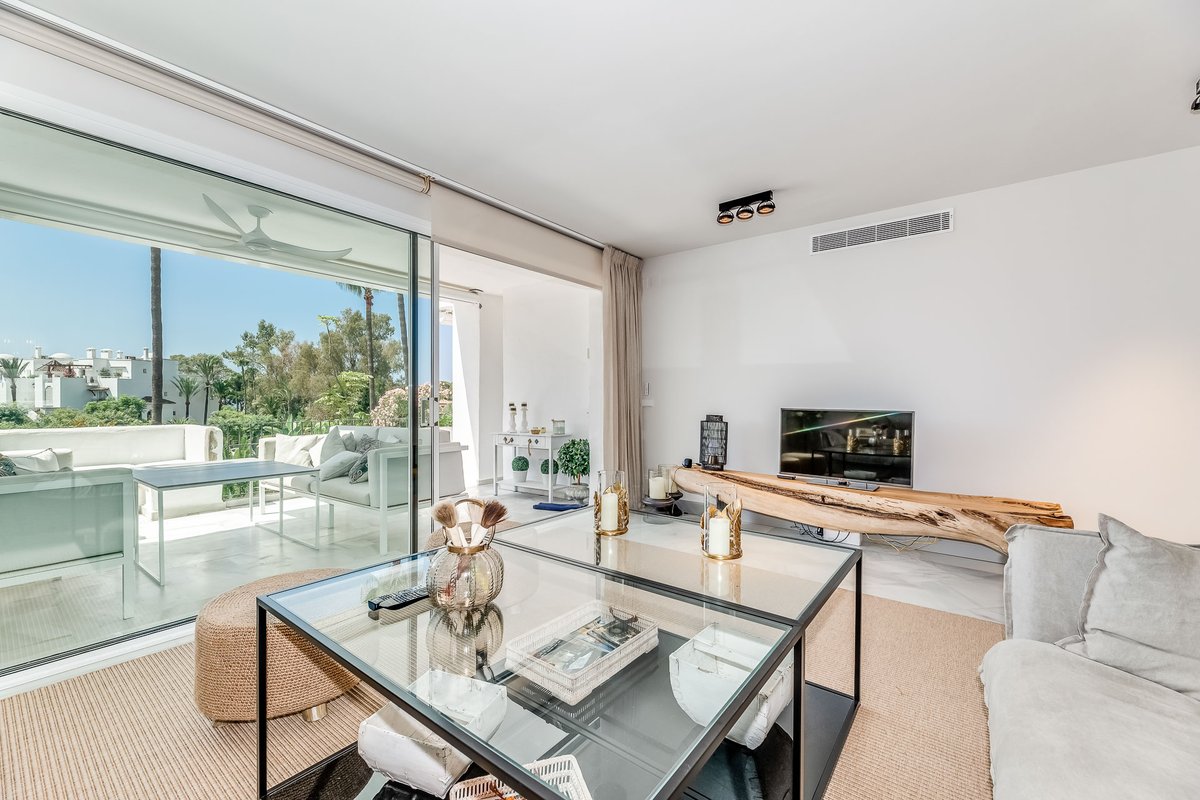 EVMarbella's tweet photo. SPECTACULAR APARTMENT IN ALHAMBRA DEL MAR, MARBELLA

This amazing refurbished apartment is situated a few steps to the most renown beach restaurants and beaches of the unique sea promenade.
More info: https://t.co/uKwmrRHqSK https://t.co/q85DQhB3LD