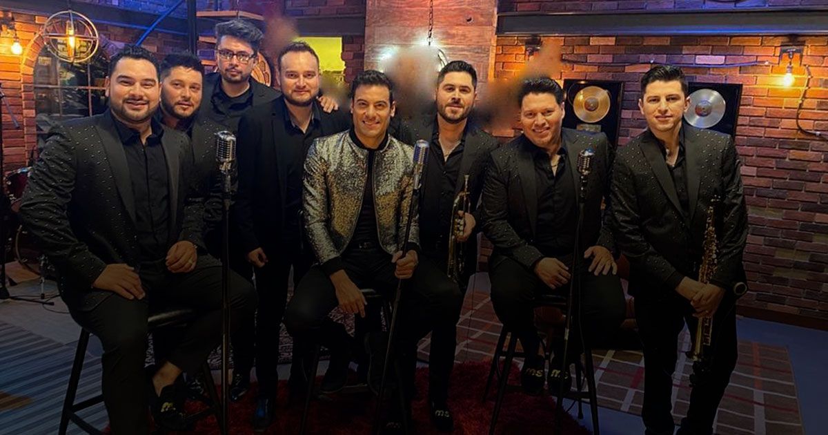 Carlos Rivera y la Banda MS nos están cocinando algo 😱 ¡Aquí te dejamos todo lo que sabemos sobre su nuevo sencillo! bit.ly/2IcfU6Z