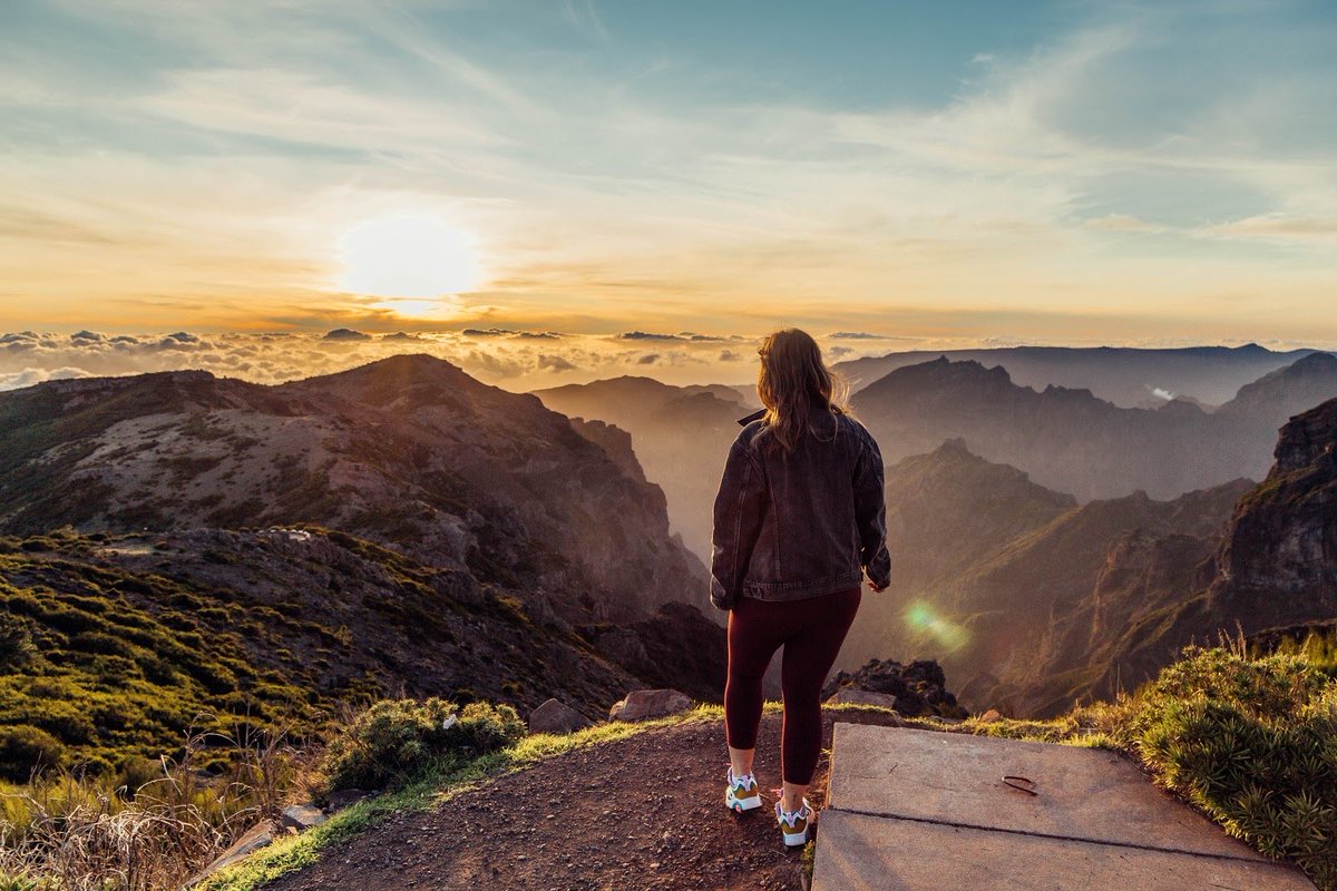 Travel__Critic's tweet photo. When you travel, you step into the world a bit deeper and you see just how similar we all are. You start to loosen the grip of the familiar, and appreciate the different 💛

#deltaambassador @delta #sponsored

 #TravelTuesday #travelblogger #traveltips https://t.co/JxqSkK19T1