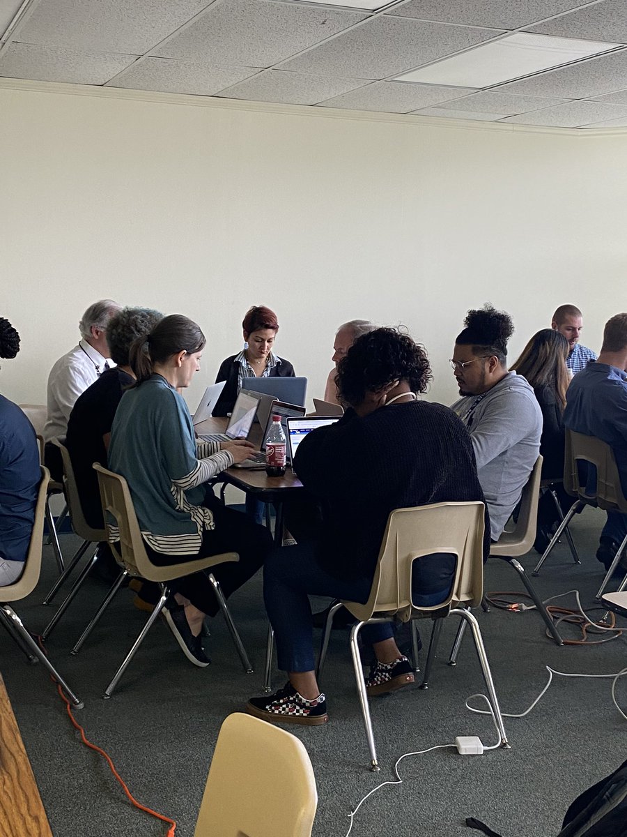 KISDLearns's tweet photo. Middle School BlendED cohort working across the district in subject area groups evaluating @Schoology discussions. #SchoologyPD https://t.co/vJPmnFdSoR