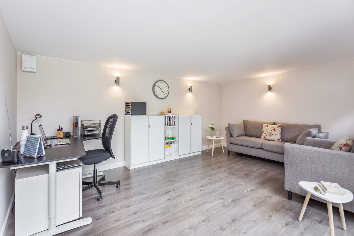 gardenofficeuk's tweet photo. Half office and half living area 💪🏼

Who else needs a multipurpose space like this one? 💁🏼

TGO3 | 5m x 3.5m | Starting at £19,495 including base installation and VAT

Find out more about the TGO3 here 

https://t.co/DHl5KPkhJM

#OfficeSpace #officedesign #garden #gardendesign https://t.co/7ep6LWf3hm