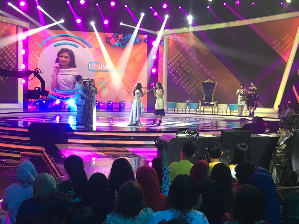 rdi971's tweet photo. Finalis CINDY duet bareng DELIMA KDI
Vote di Instagram @rdi971 yaa follow dan LIKE biar menang!
#BintangRDI @KilauDMD_MNCTV @Official_MNCTV https://t.co/IgcThYztxw