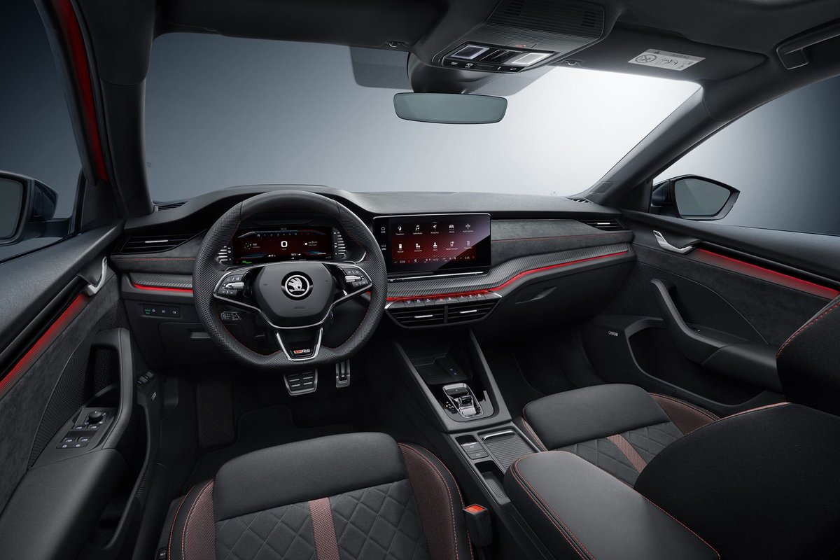 Sostenible i esportiu: presentem el Nou Škoda Octavia RS iV, el primer híbrid endollable de la família RS. 🔌 Què us sembla? 🔋
